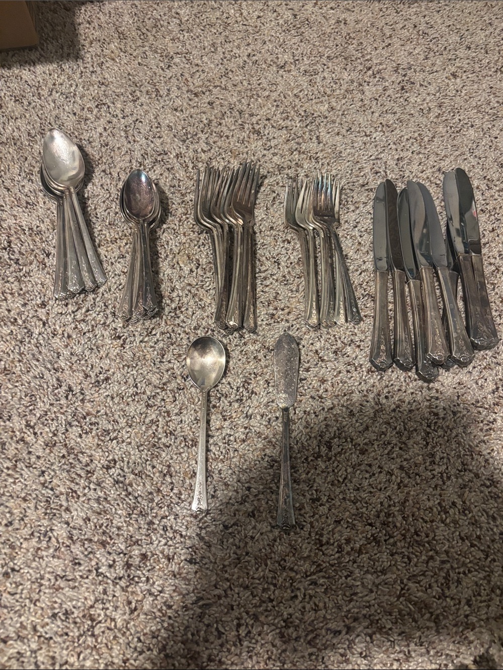 Holmes and Edward silverware 41 pieces